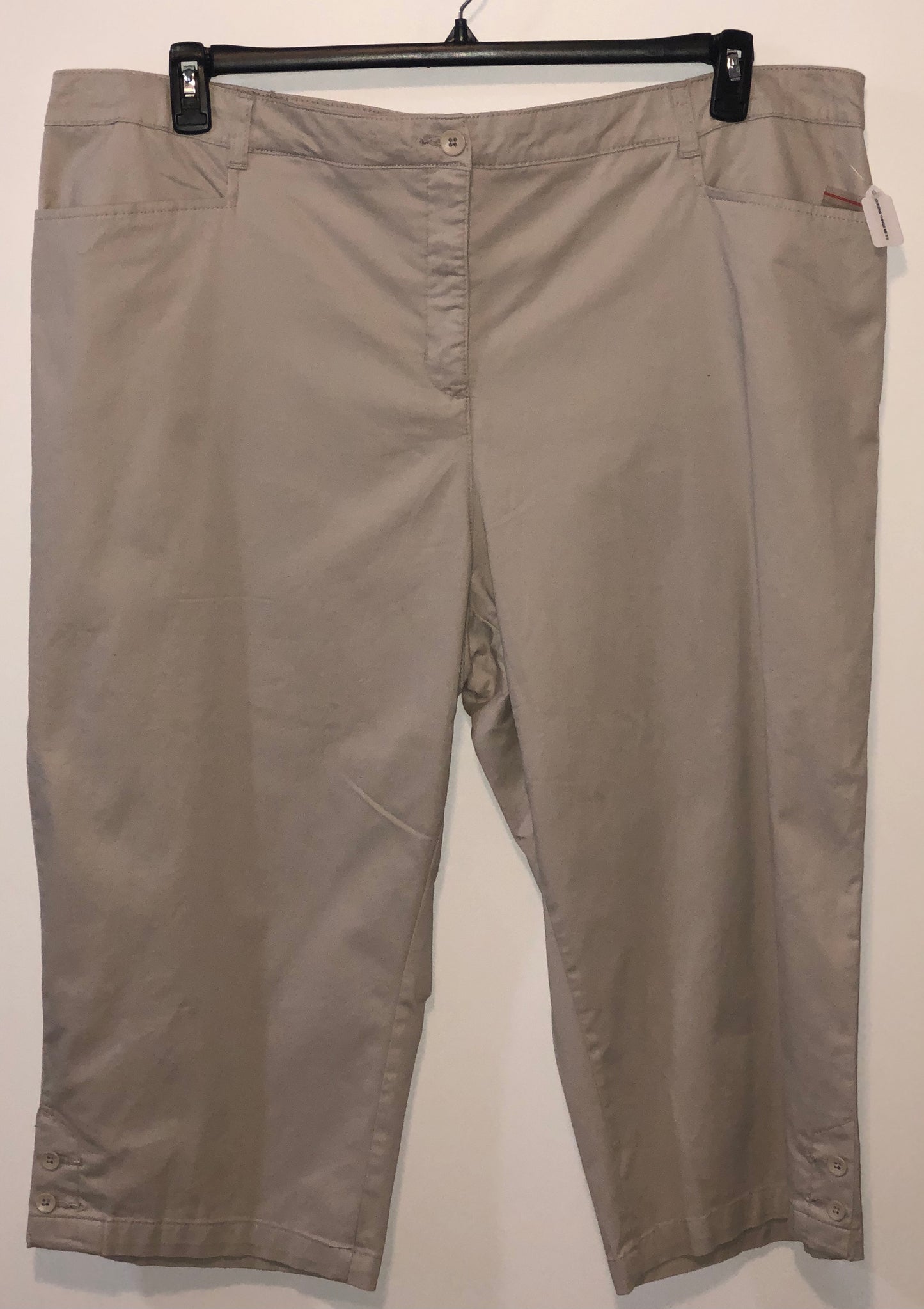 LADYS FULL FIGURE CAPRI