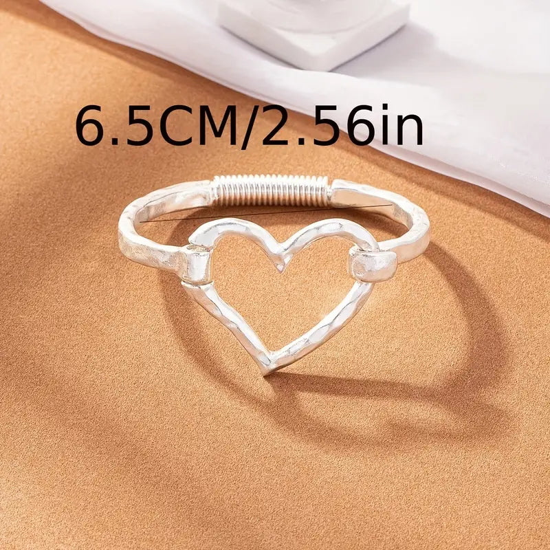 Unique Hollow Large Heart-Shaped Design Cuff Bangle Bracelet Romantic Hand Jewelry Accessories Ornament